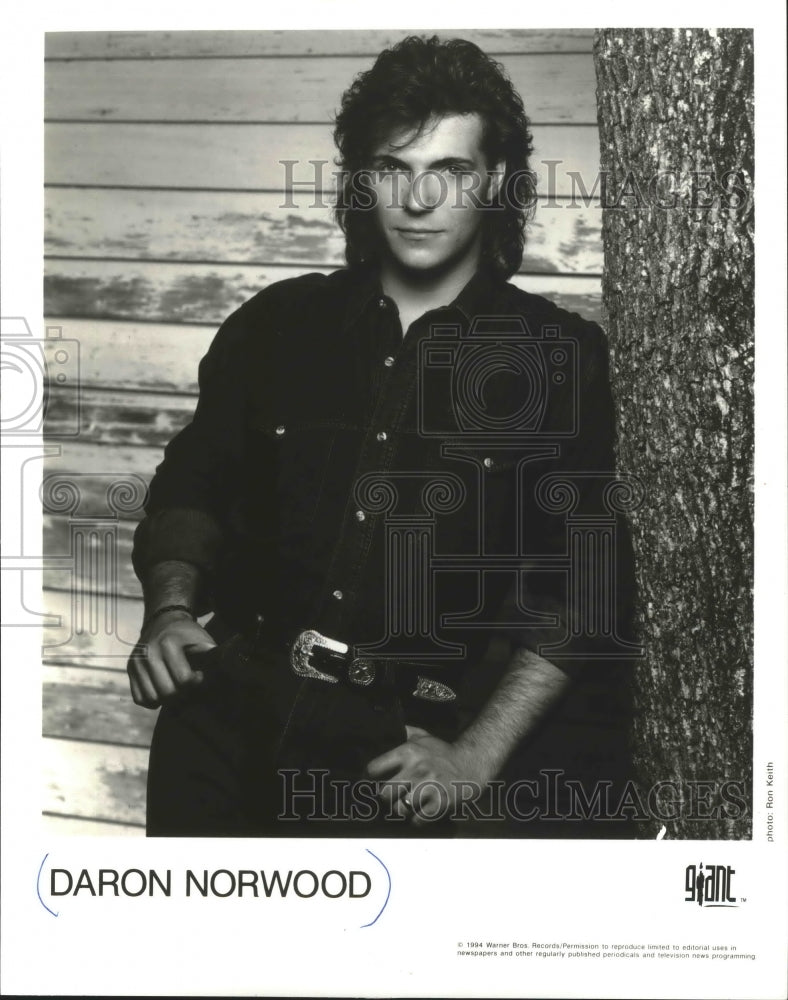 1994 Press Photo Actor Daron Norwood - mjx36950- Historic Images