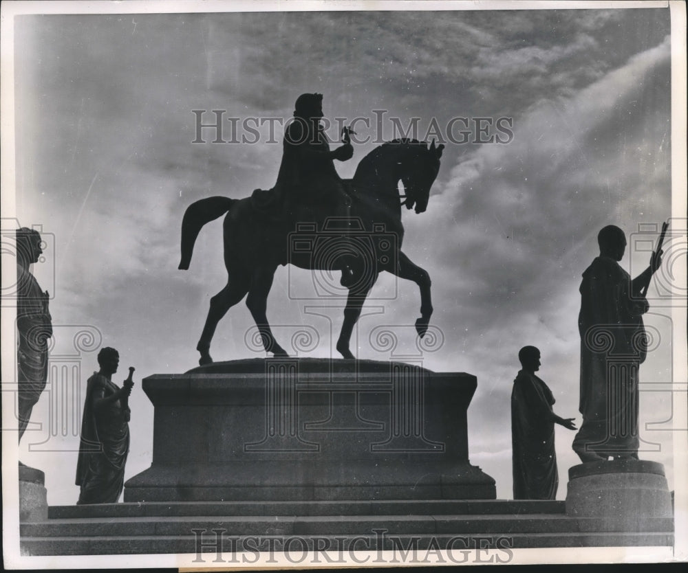 1950 Press Photo Statues of Napoleon on Horse & Brothers in Ajaccio - mjx37158