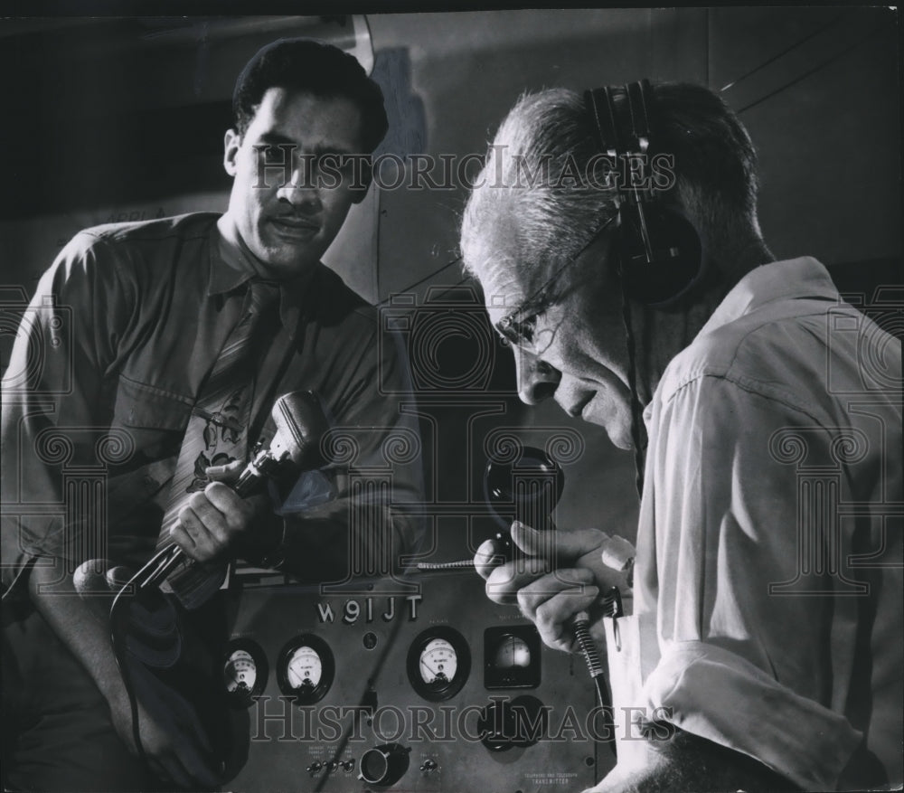 1953 Press Photo Milwaukee Radio Hams Man Radio for Disaster Exercise, WIS.- Historic Images