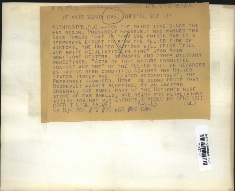 1943 Press Photo Soldier Checking Eastern Arsenal of Gas Shells - mjx37771