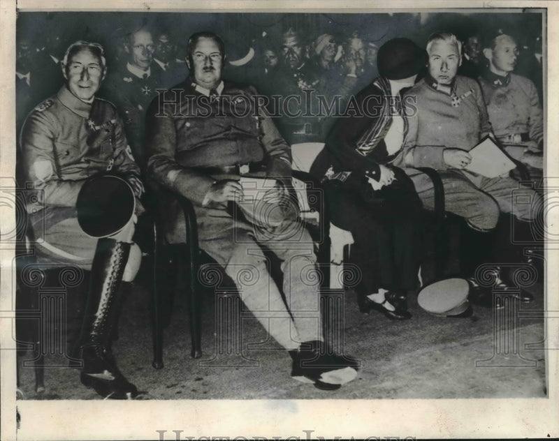 Load image into Gallery viewer, 1932 Press Photo Prince WIlhelm, Friedrich, and Oscar Attend Annual Meeting, GER
