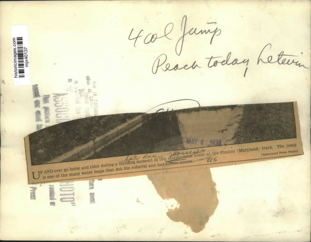 1934 Press Photo Horse and Rider Soar Over Jump at Pimilco Track, Maryland