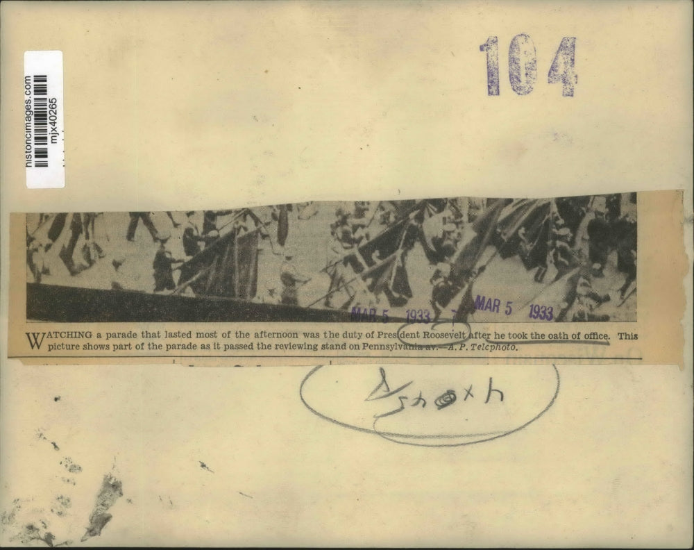 1933 Press Photo Parade passing reviewing stand on Pennsylvania avenue