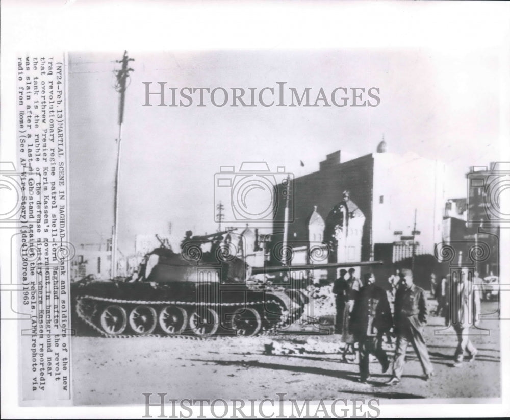 1963 Press Photo Iraqi revolutionary regime tank and soldiers in Baghdad- Historic Images