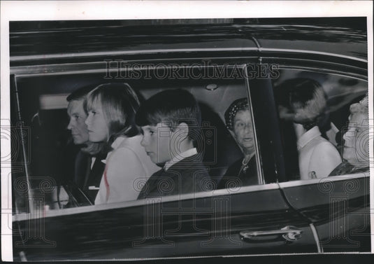 1966 Press Photo Charles H. Percy and his family in Illinois - mjx40343