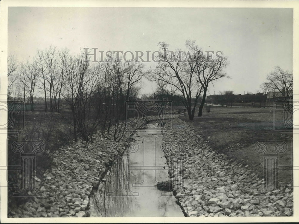 1932 Press Photo Kinnickinnic creek parkway in Milwaukee, Wisconsin. - mjx40484
