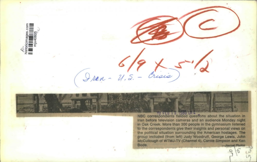 1980 Press Photo NBC correspondents speaking about Iran in Oak Creek gymnasium