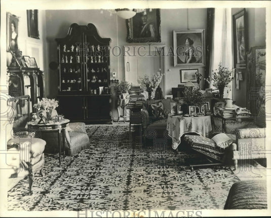 1931 Press Photo Sitting room of Hermine, mistress of Doorn Castle. - mjx40946