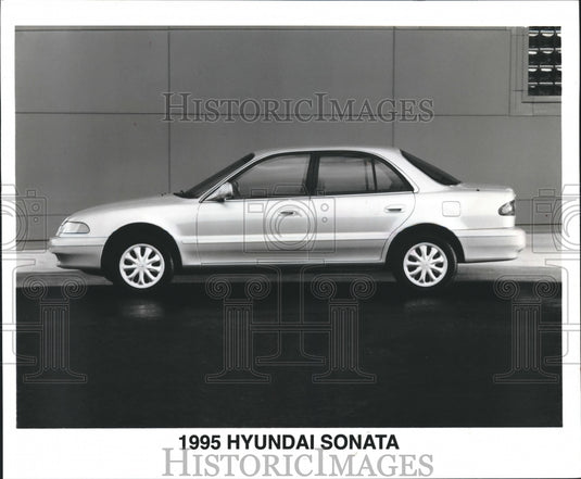 1994 Press Photo Hyundai's newly designed Sonata - mjx41085