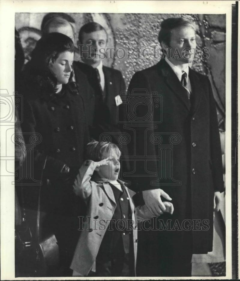 Load image into Gallery viewer, 1973 Press Photo Patrick Lyn Nugent and others at Lyndon B. Johnson funeral
