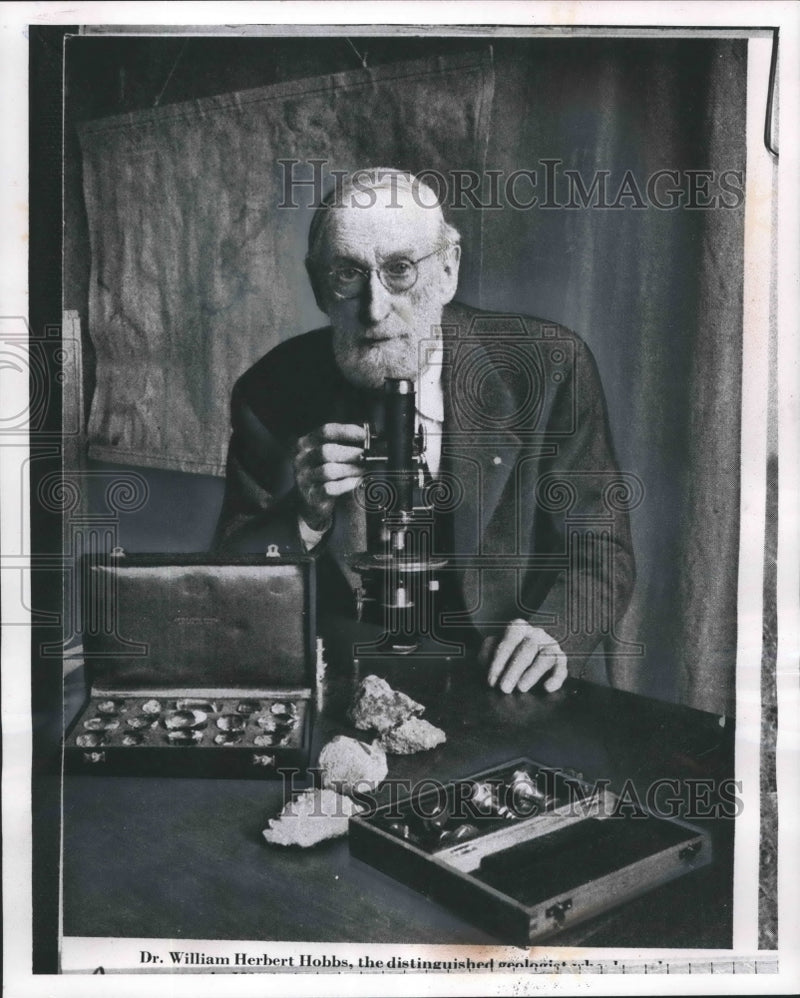 Load image into Gallery viewer, 1961 Press Photo Dr. William Herbert Hobbs, the University of Wisconsin geologis
