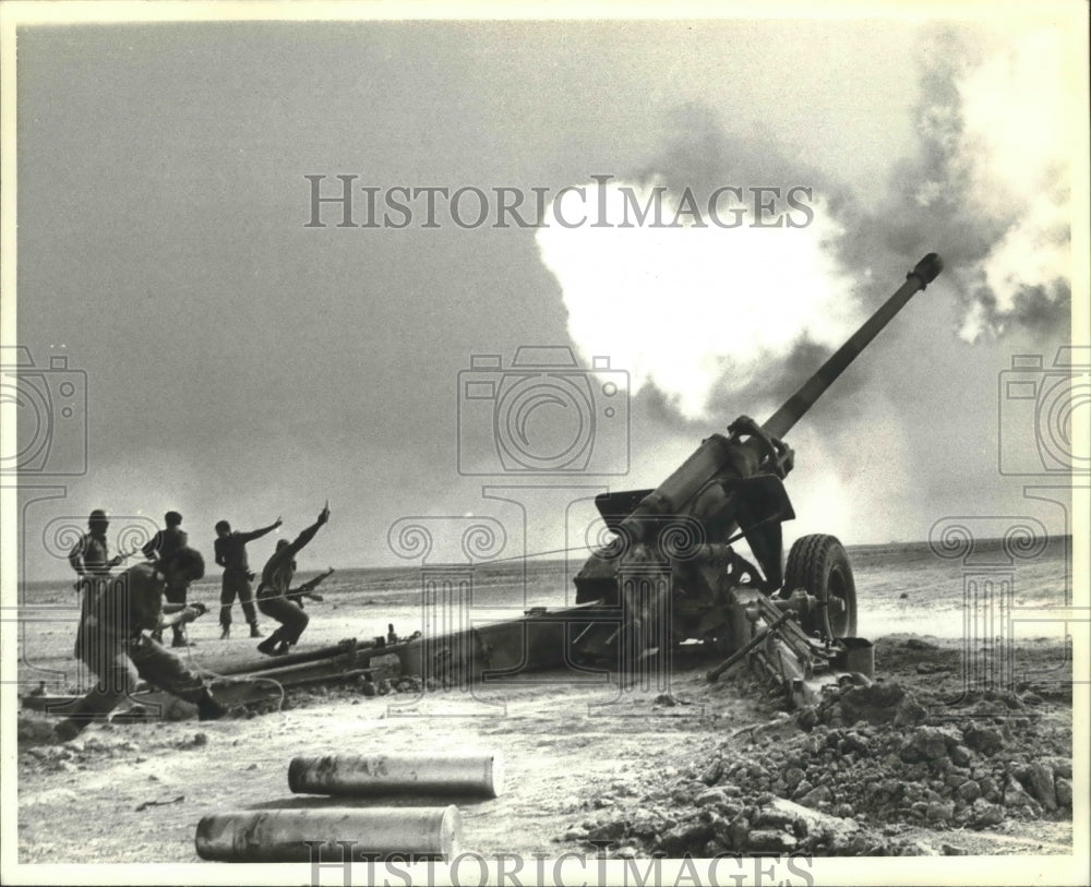 1980 Press Photo Iraqi gunners pounded Abadan, Iran&#39;s surrounded oil port- Historic Images