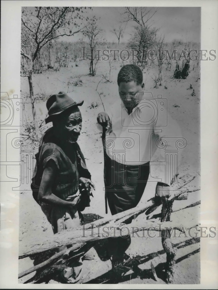 Load image into Gallery viewer, 1962 Press Photo Joshua Nkomo in exile in Salisbury, Southern Rhodesian
