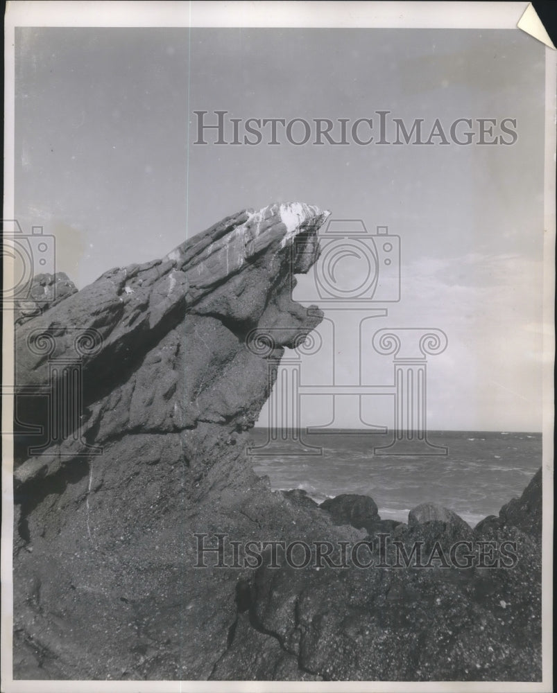 1956 Press Photo A rock formation on coast of Venezuela called &quot;The Angel&quot;.