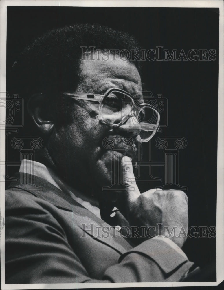 Load image into Gallery viewer, 1979 Press Photo Reverend Ralph D. Abernathy at Carroll College. - mjx42017
