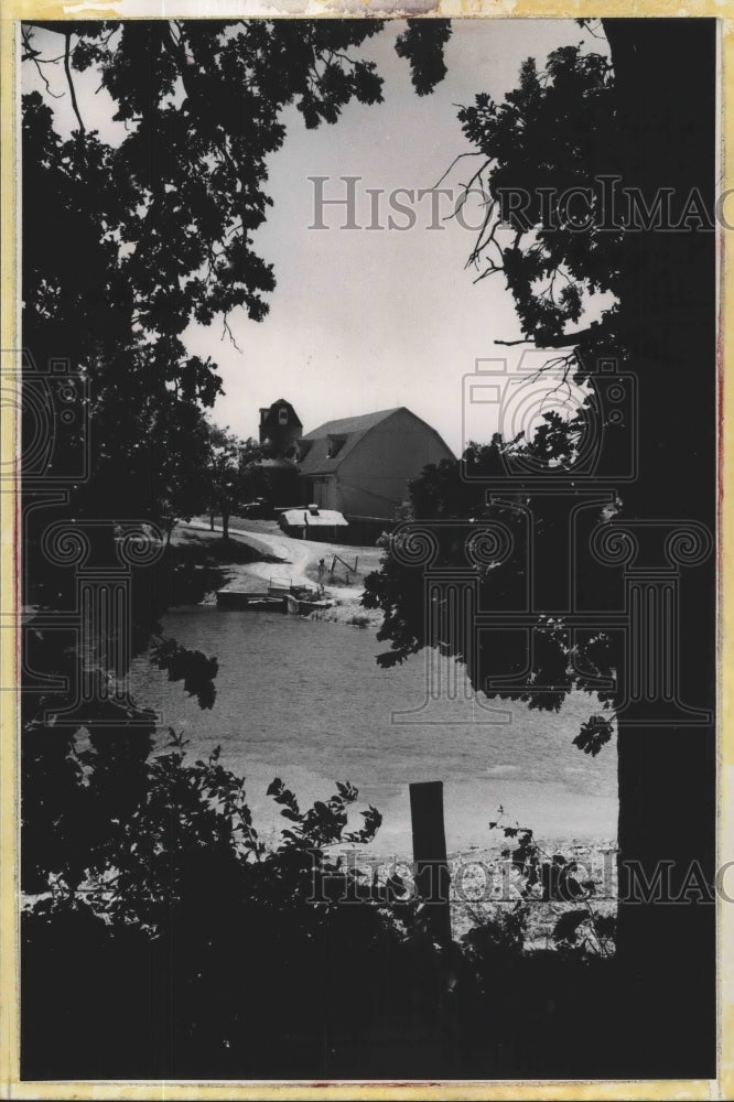 1959 Press Photo Tranquility reigns supreme along Pebble Creek.- Historic Images