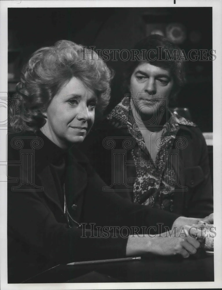 1976 Press Photo Kaye Stevens and Bill Hayes in "Days of Our Lives". - mjx42211
