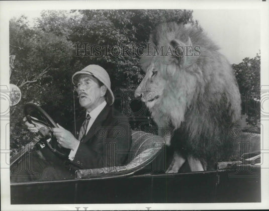 1965 Press Photo British actor Richard Haydn in "Clarence, the Cross-Eyed Lion"
