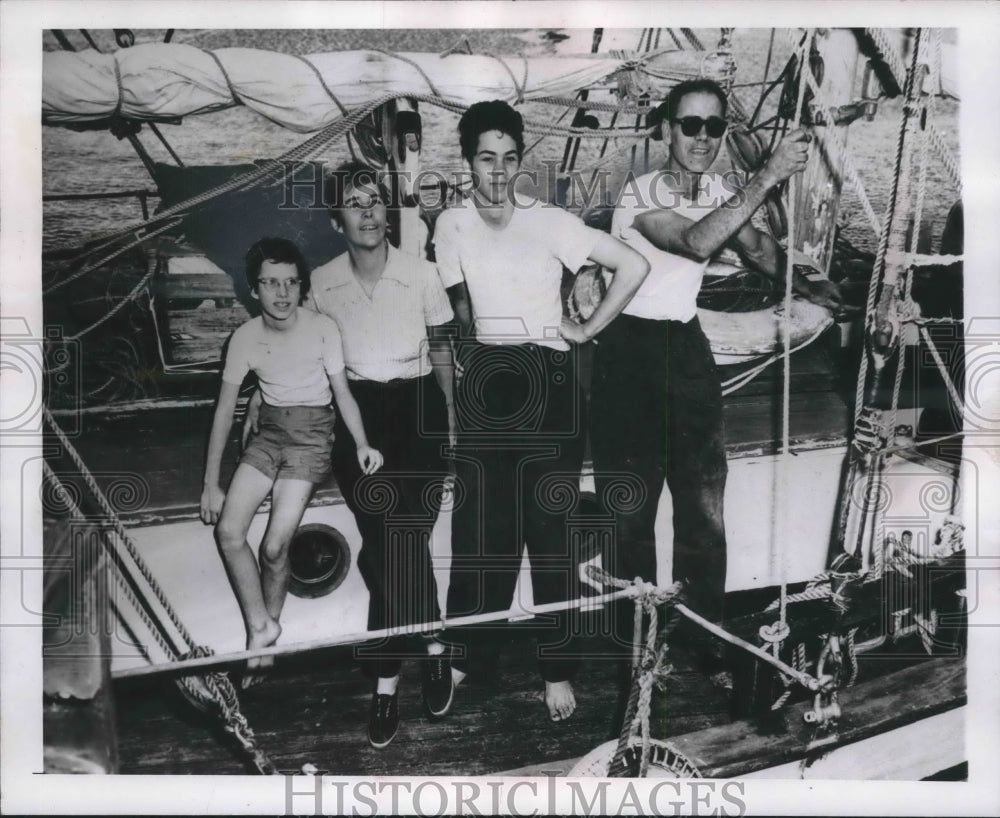1955 Press Photo Reynolds family on the Phoenix which they crossed the Pacific.