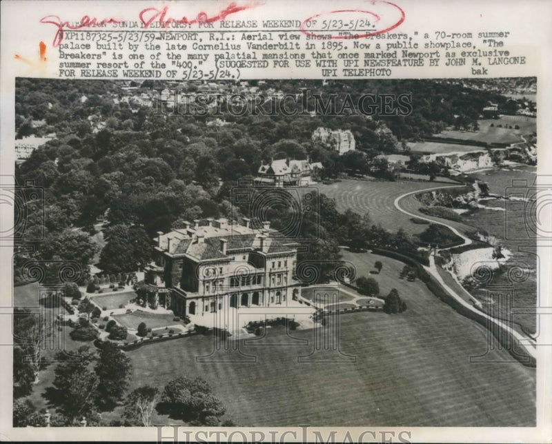 Load image into Gallery viewer, 1959 Press Photo View of "The Breakers" built by Cornelius Vanderbilt in 1895.
