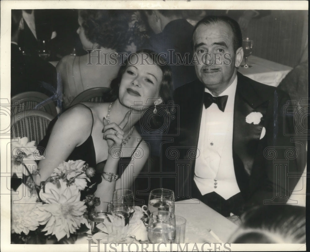 1938 Press Photo Douglas Fairbanks Senior and his wife Lady Ashley. - mjx43150- Historic Images