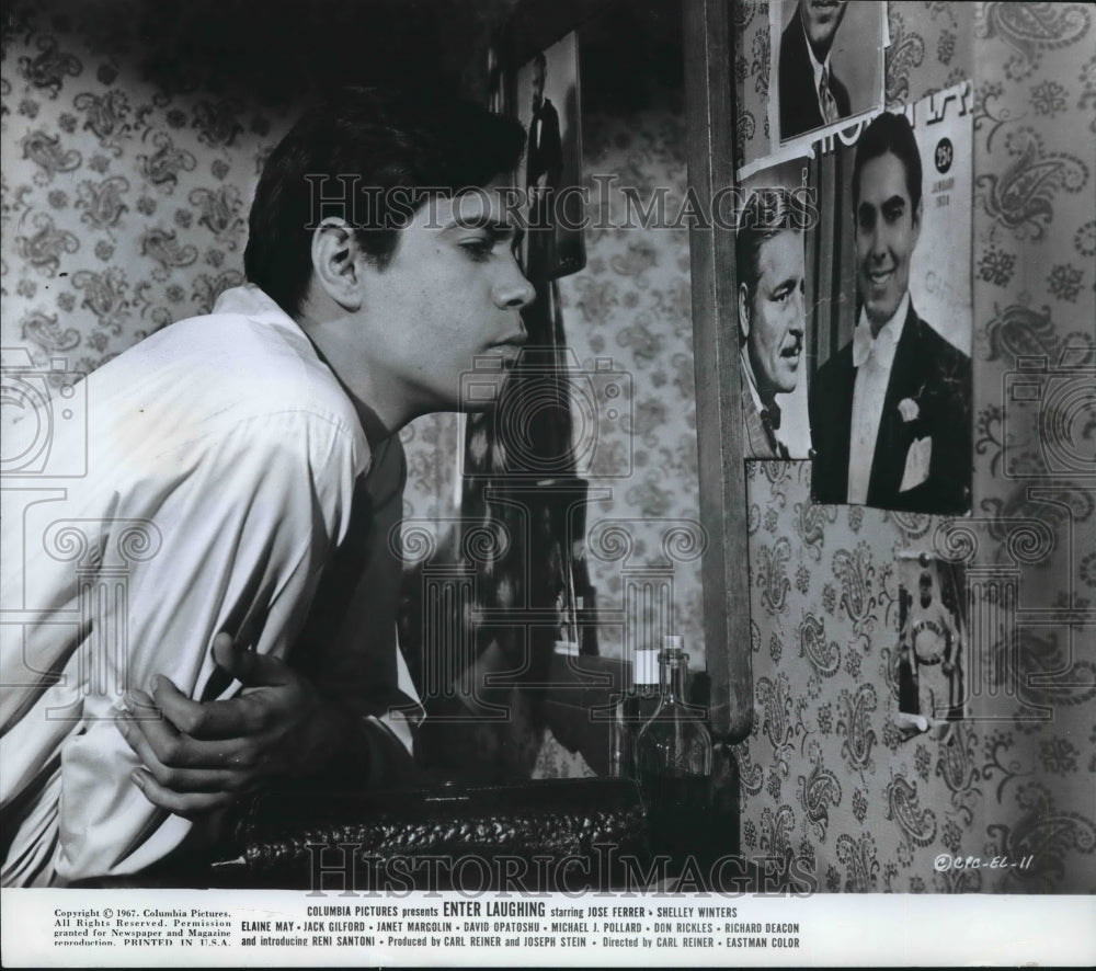 1967 Press Photo Reni Santoni stars in Columbia Pictures "Enter Laughing"