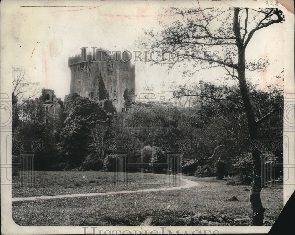 1929 Press Photo Ireland&#39;s Blarney Castle where tourists flock to every year- Historic Images