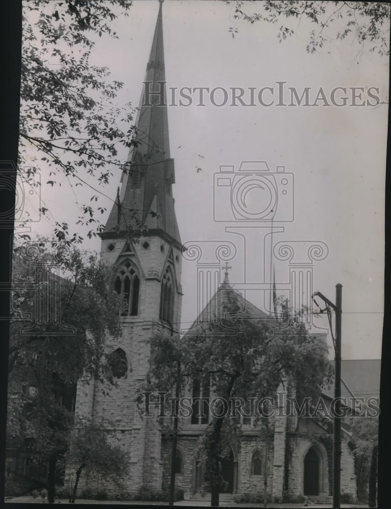 1946 Press Photo Wisconsin's St. James Episcopal Church on W. Wisconsin Ave.