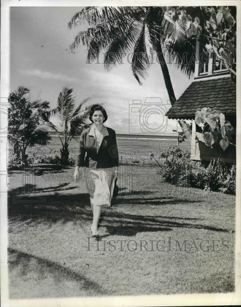 1942 Press Photo Hawaii Governor's Wife Mrs. Ingram M. Stainback - mjx44187