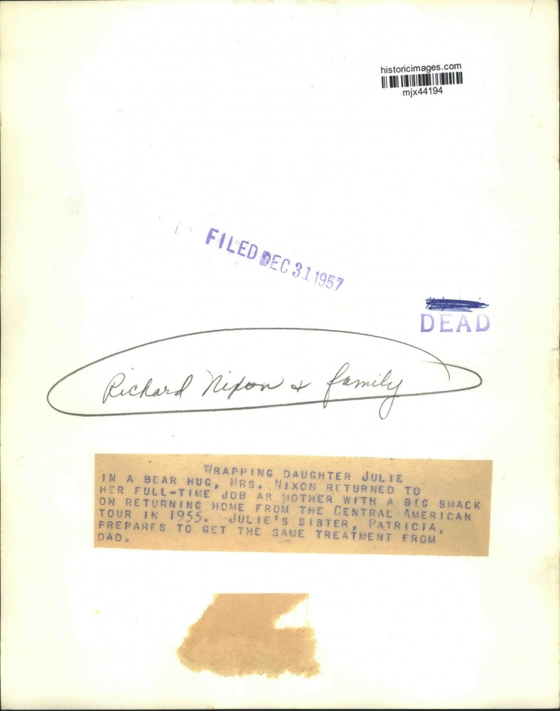 1955 Press Photo Mrs. Nixon hugs daughters upon return of Central American tour.