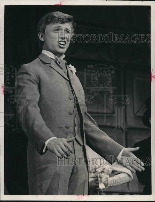 1965 Press Photo England's Tommy Steele appears in "Half A Sixpence" - mjx44322- Historic Images