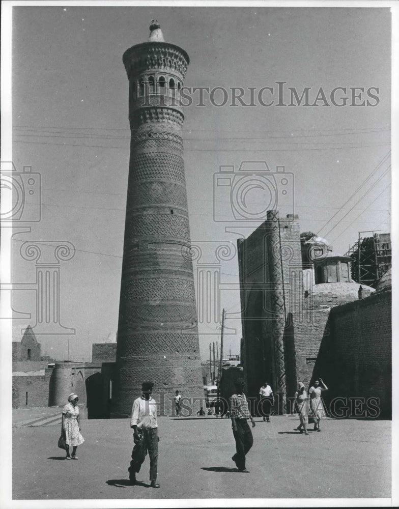 1964 Press Photo Bukhara&#39;s famed &quot;Tower of Death&quot; a Moslem Minaret. - mjx44863- Historic Images