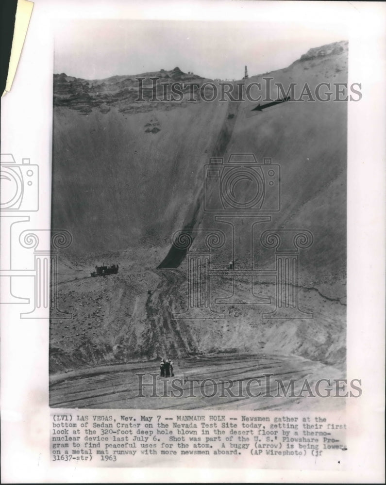 1963 Press Photo Newsmen at bottom of Sedan Crater on the Nevada Test site.- Historic Images