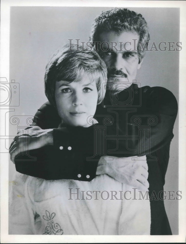 1979 Press Photo Omar Sharif and Julie Andrews star in &quot;The Tamarind Seed&quot;- Historic Images