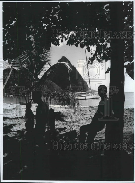 Press Photo Saint Lucia's beach at Anse des Pitons in Caribbean - mjx45115