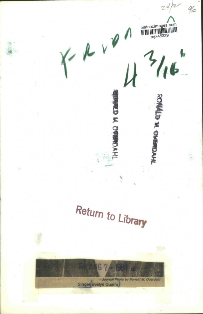 1981 Press Photo Singer Evelyn Quaife - mjx45339