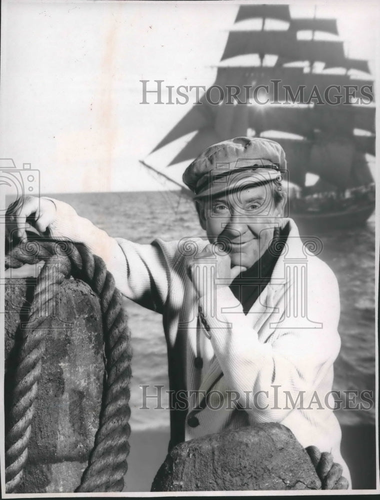 1968 Press Photo Burgess Meredith narrates &quot;Down to the Sea in Ships&quot;.- Historic Images