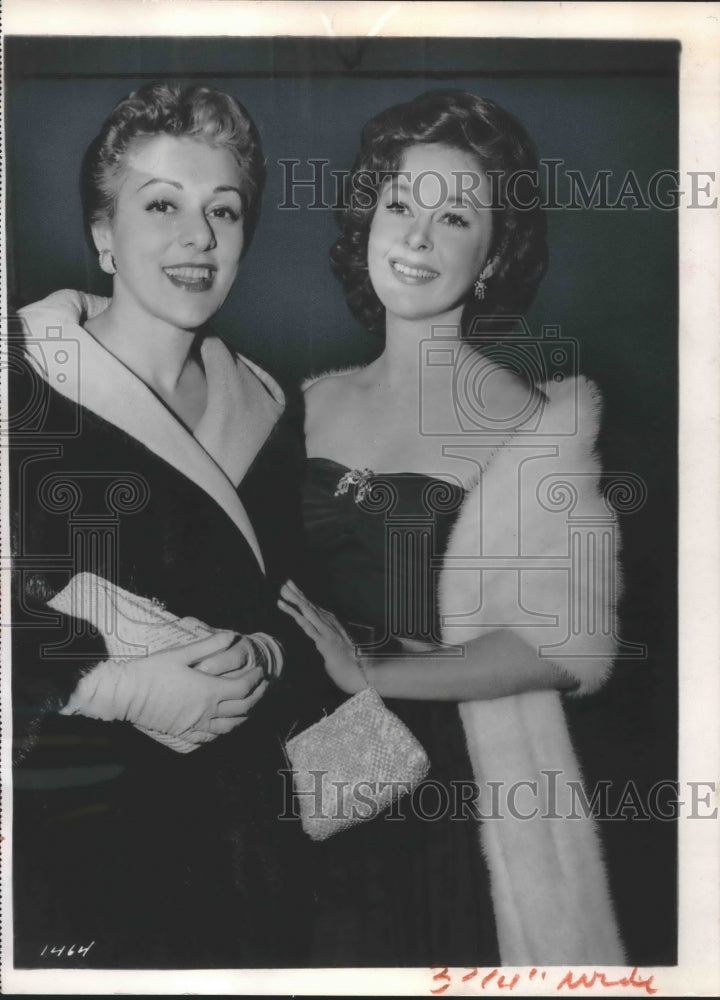 1956 Press Photo Actresses Lillian Roth and Susan Hayward - mjx45395- Historic Images