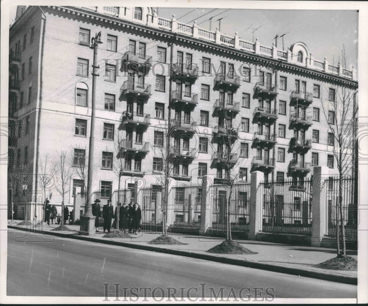 1953 Press Photo New housing development in Moscow boasts TV antennas.- Historic Images