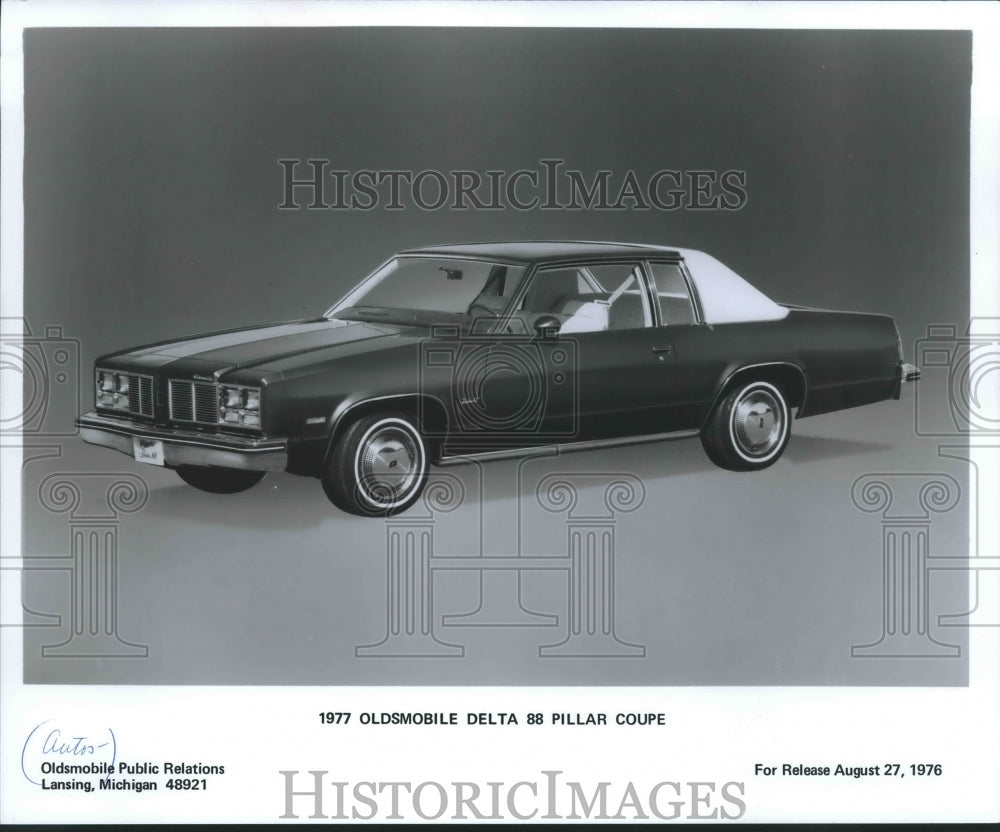 1976 Press Photo 1977 Oldsmobile Delta 88 Pillar Coupe - mjx46042- Historic Images