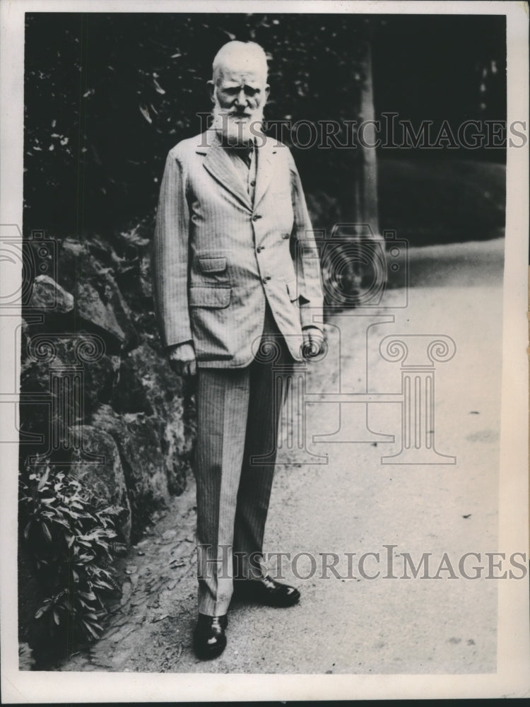 1937 Press Photo George Bernard Shaw celebrates 81 years in Malvern, England- Historic Images