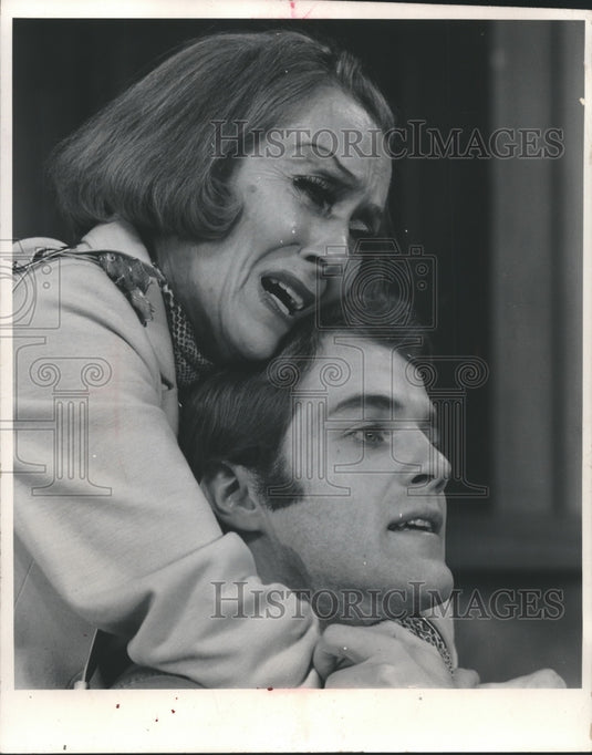 1971 Press Photo Gloria Swanson and David Huffman star in "Butterflies Are Free"- Historic Images