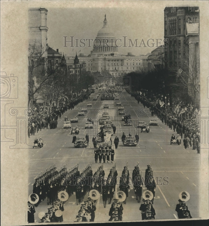 Load image into Gallery viewer, 1985 Press Photo Pennsylvania Avenue as President Johnson Inaugural Parade.
