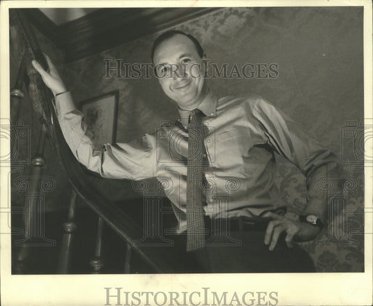 1968 Press Photo Playwright Neil Simon has another hit in "Plaza Suite"- Historic Images