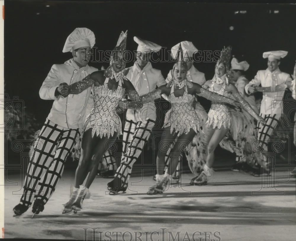 1953 Press Photo An Ice Capades act preformed at the Stadium in Milwaukee.- Historic Images