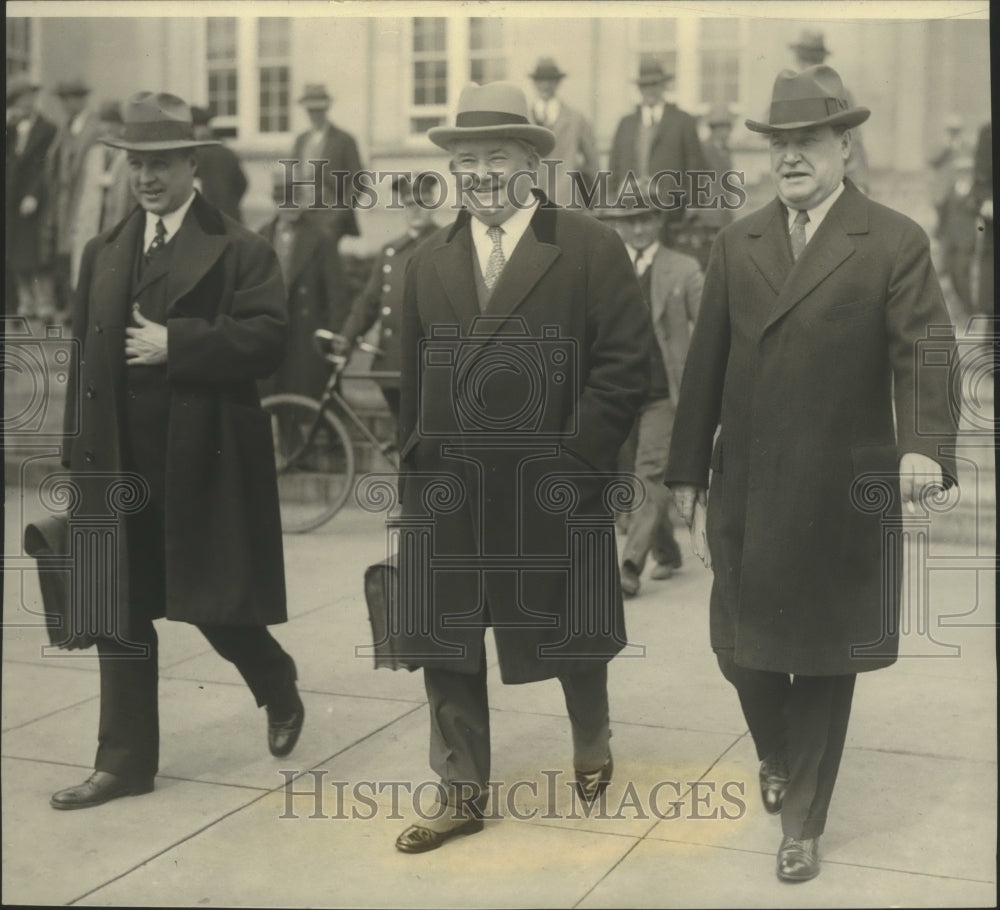 1927 Press Photo Harry F. Sinclair, oil magnate leaving the trial of oil scandal- Historic Images