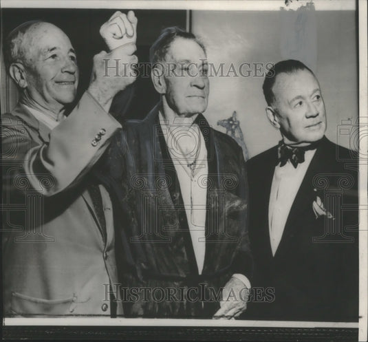 1952 Press Photo Recovering Tom Sharkey with friends at San Francisco hospital.- Historic Images