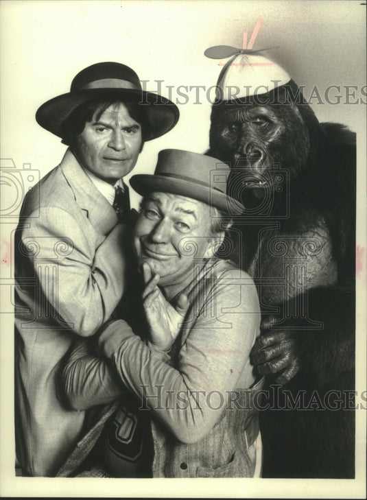 1975 Press Photo Larry Storch (left) and Forrest Tucker, "Ghose Busters"- Historic Images