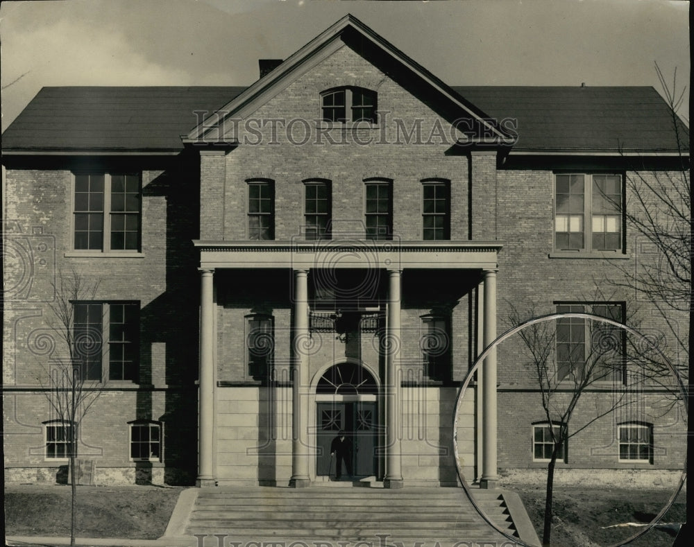 1931 Press Photo Shorewood Village Hall in Shorewood, Wisconsin - mjx47620- Historic Images