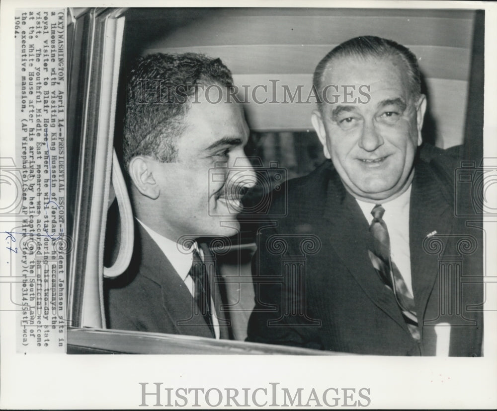 1964 Press Photo President Johnson sits in limousine with King Hussein of Jordan- Historic Images